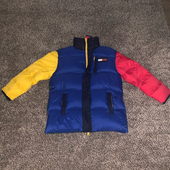 Tommy Hilfiger puffer jacket - Picture 2 of 5